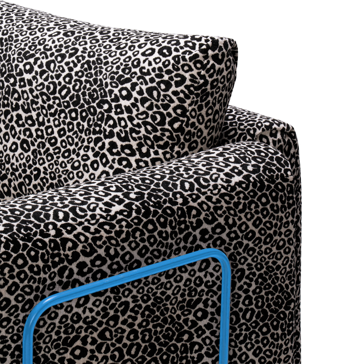 Flowy Leopard Schlafsofa mit grauem Leopardenmuster und himmelblauem Metallgestell, Nahaufnahme von Rückenkissen und Metallgestell